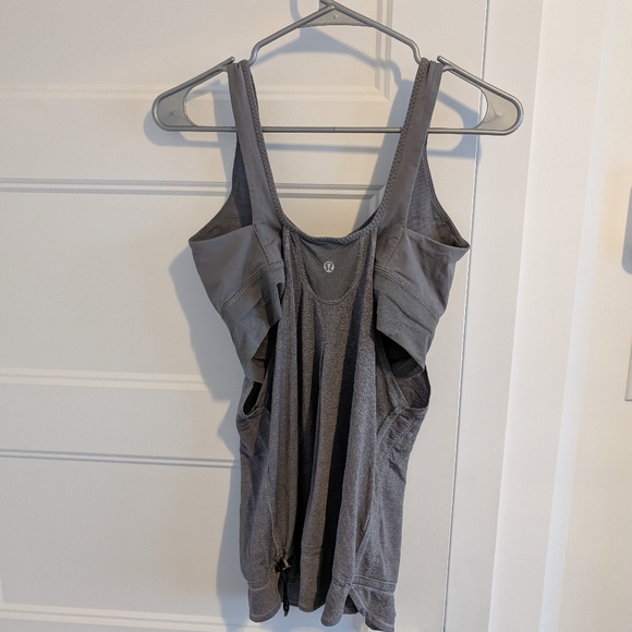 Lululemon/Gray Sport Top sz 8 - Picture 2 of 6